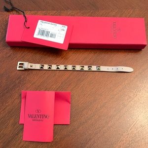 Authentic Valentino Garavani  Rockstud Leather Bracelet in Poudre.